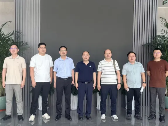 河南省仪器仪表行业协会组织理事单位赴新天科技参观调研并开展深度合作座谈